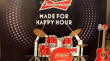 BUDWEISER - MADE FOR HAPPY HOUR