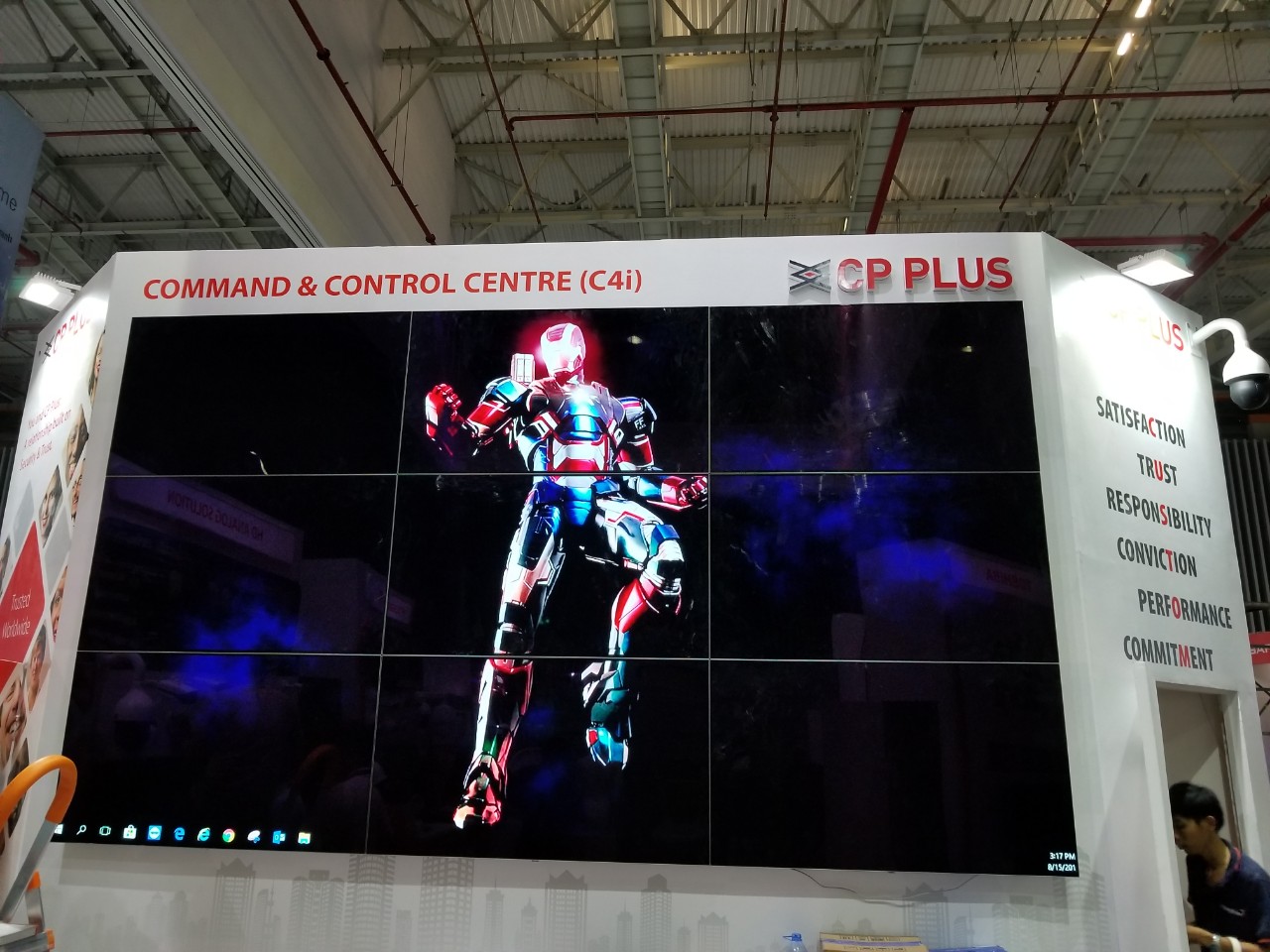 Video wall 3x3 màn hình tivi OLED 55 inches