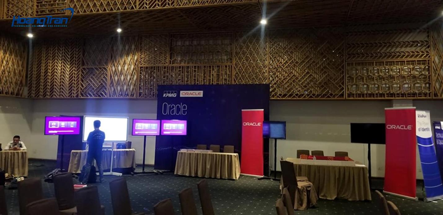 Màn hình cảm ứng, máy chiếu độ sáng cao lên 8000 Ansi Lumens