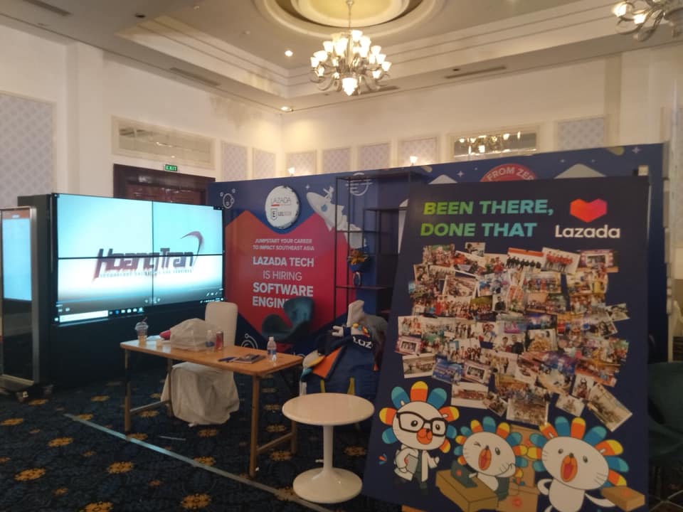 Thuê màn hình ghép Video Wall và thiết lập Kiosk Standee Touchscreen