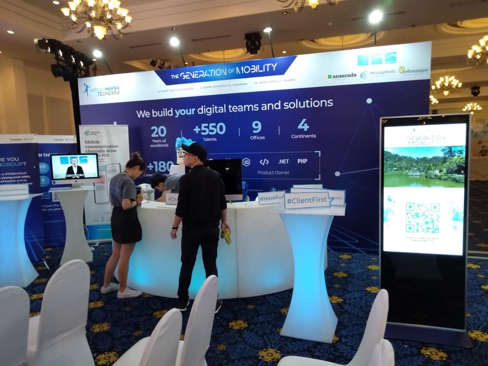 Cho thuê chân đứng tivi lcd