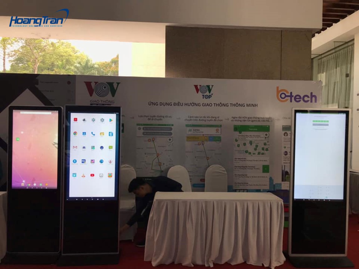 Chp thuê màn hình quảng cáo dạng cột đứng