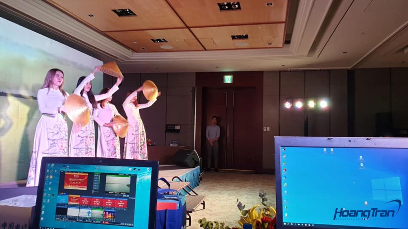 Hệ thống Laptop cấu hình cao Hoàng Trần lắp đặt tại sự kiện