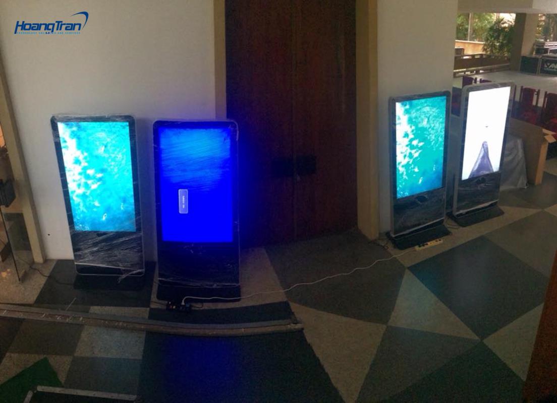 Hoang Tran quang cao man hinh dung