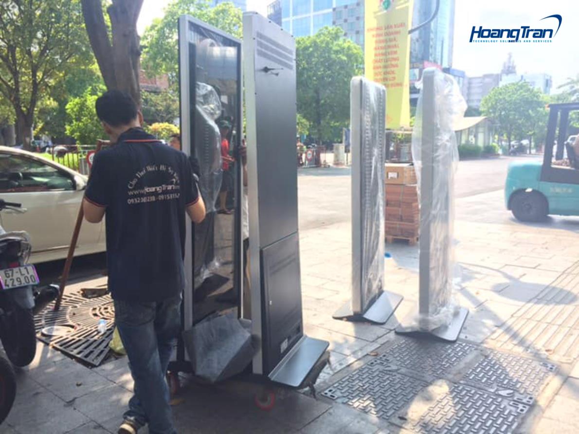 Man hinh dung chuyen dung cho su kien quang cao